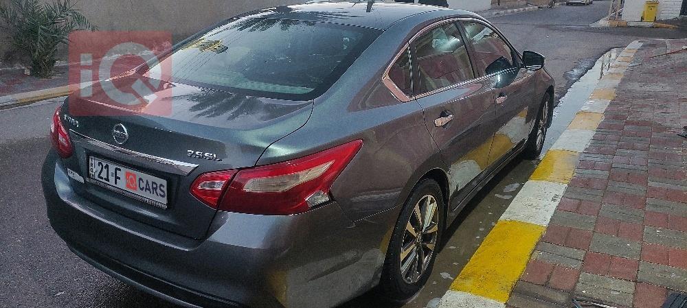 نيسان ألتيما